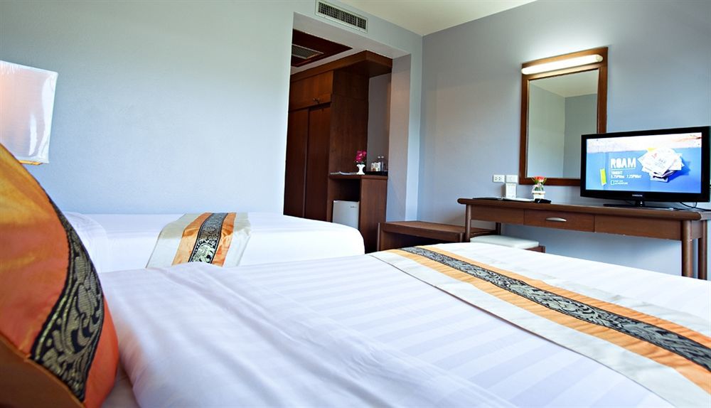 C&N Hotel - SHA Extra Plus Patong Esterno foto